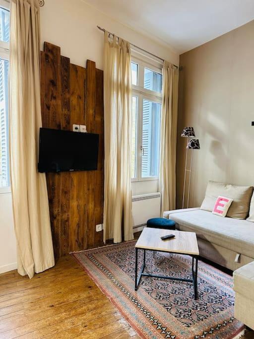 Standing Apartment T2 Near The Train Station And Tours Exteriér fotografie