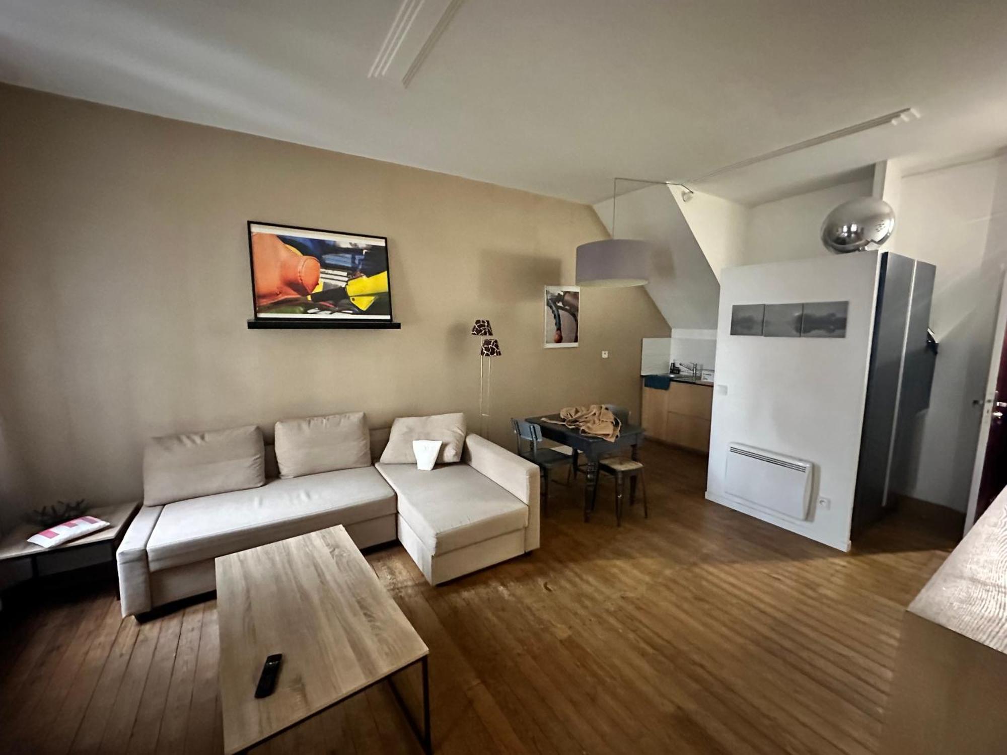 Standing Apartment T2 Near The Train Station And Tours Exteriér fotografie
